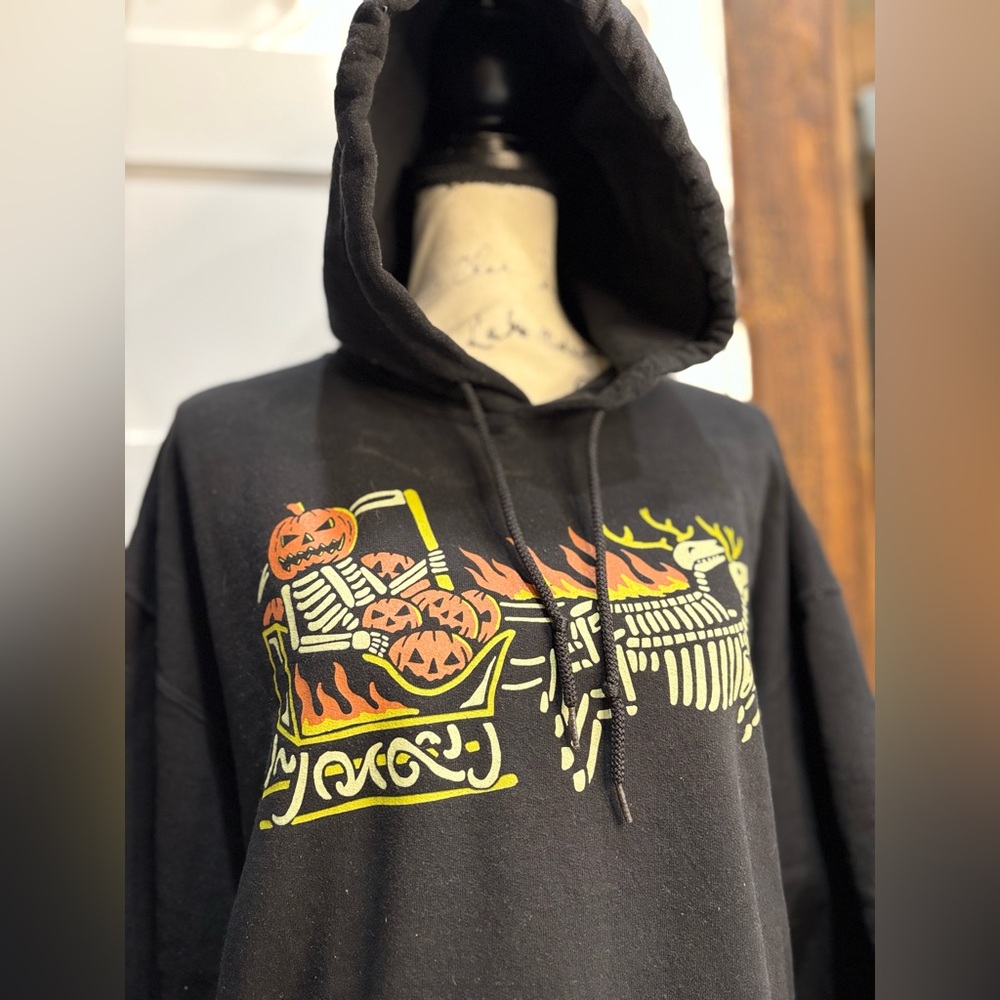 Gildan Black Hoodie Skeleton Graphic Pullover Sweatshirt Size L Unisex - Picture 5 of 8